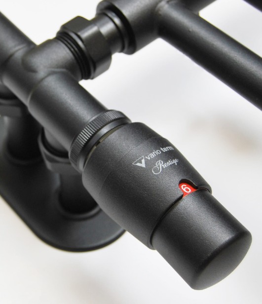 rozeta 2 na zaworze.jpg