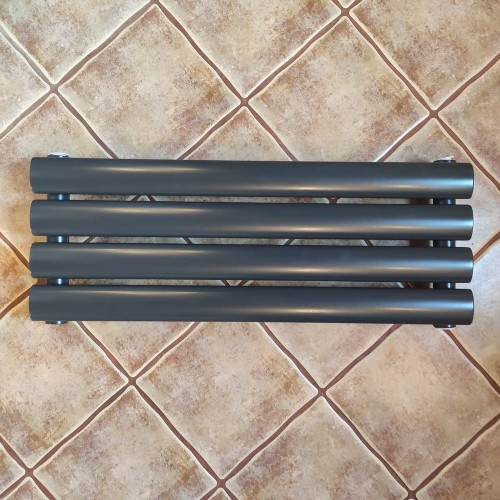 Grzejnik poziomy dekoracyjny Rene 24 x 60 RAL 7016 zdjecie.jpg