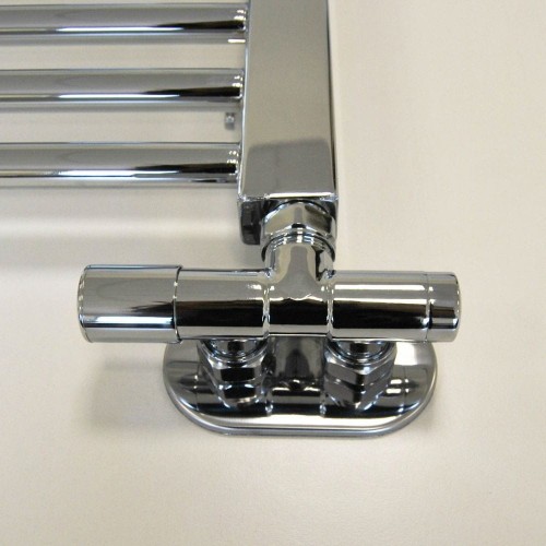 zawór jednootworowy Unico regulacyjny chrom lewe na grzejniku.jpg