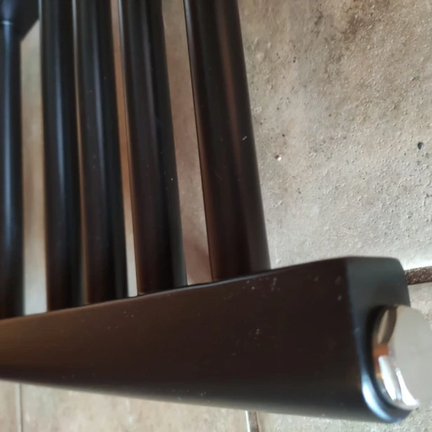 lucy czarny mat detal.jpg