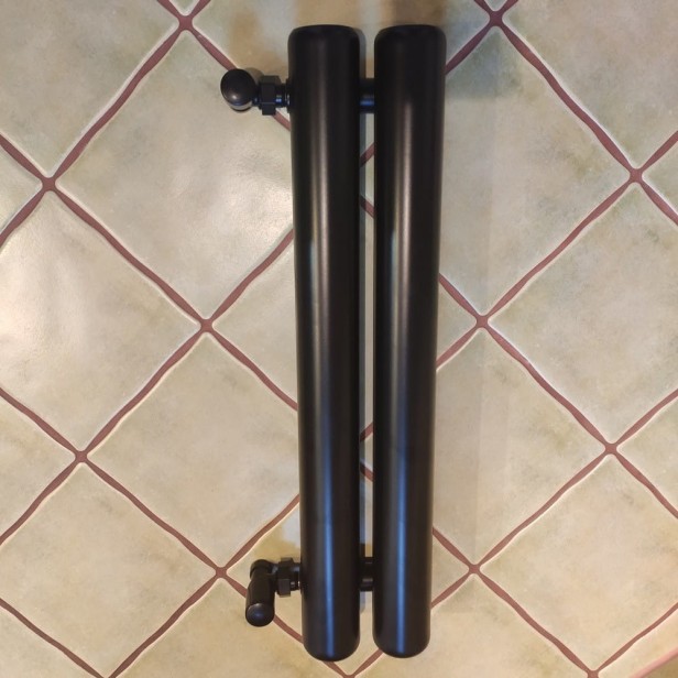 Grzejnik WULKAN  60 x 13 czarny mat zasilanie boczne  ZB sklep.jpg