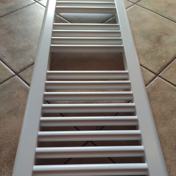 grzejnik lucy 146 x 30 biały.jpg