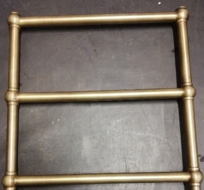 Grzejnik Awena 1 antyczny mosiądz zdjecie.jpg