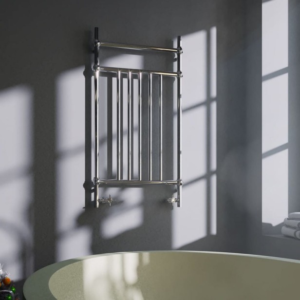 Grzejnik retro Pinea 1 chrom aranżacja.jpg