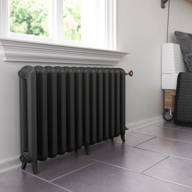 Grzejnik PLAIN 72 x 110 falt black zdj.jpg