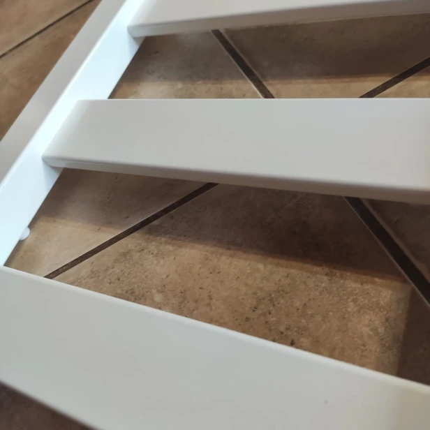 Grzejnik Vivo detal biały.jpg