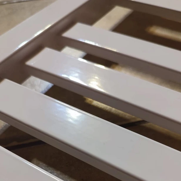 grzejnik Lena biała detal.jpg