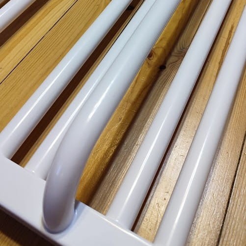 Grzejnik Lima  biała  detal.jpg