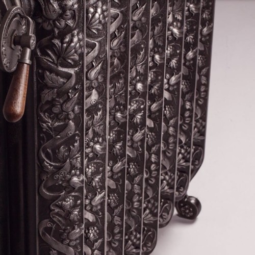 Grzejnik KASZUB stojący 52 x52  żeliwny zdobiony / 6 żeberek.jpg