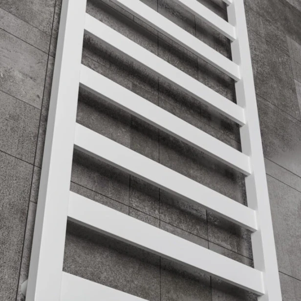 Grzejnik  elektryczny Sara  142 x54 z grzałką zewnętrzną Quatro.jpg