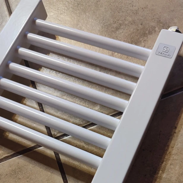 grzejnik Mike detal (2).jpg