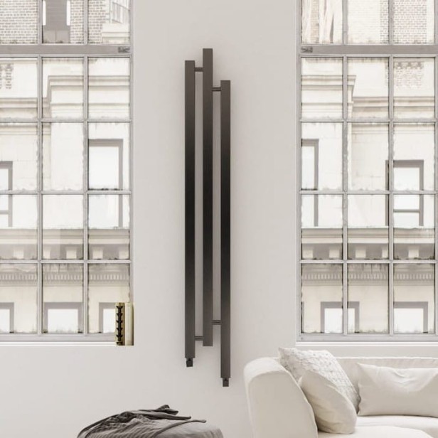 Grzejnik Cubic 2  czarny  zdjęcie.jpg