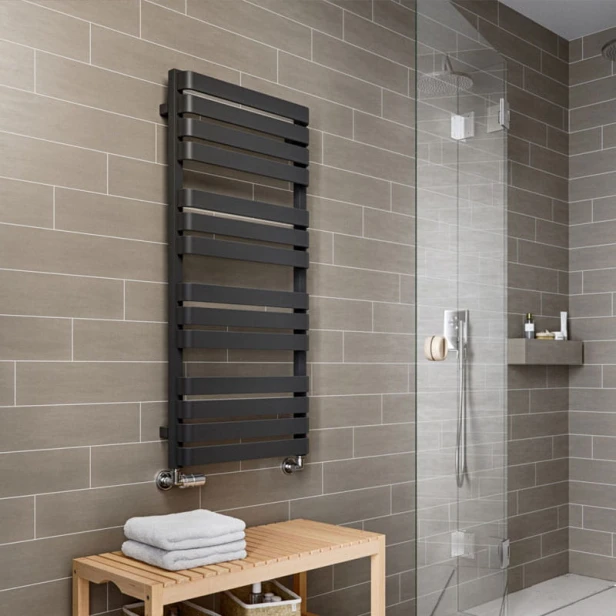 Grzejnik Warp T czarny aranżacja.jpg