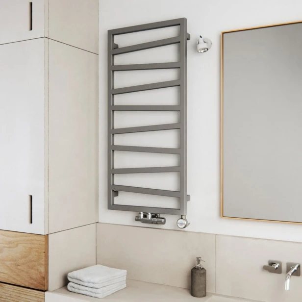 Grzejnik Zigzag 107x50 kolor  zdj.jpg