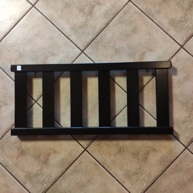 Grzejnik Vivo 30 x 67 czarny mat.jpg