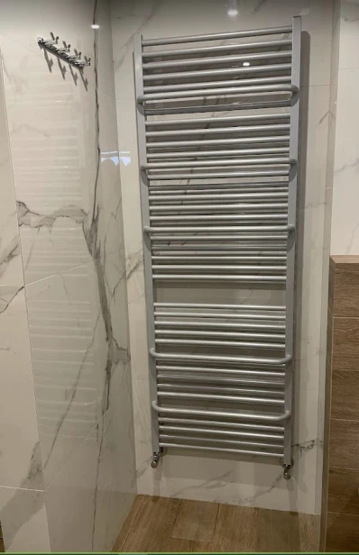 Grzejnik LIMA 170x60 RAL 9006 _Swing chrom (1).jpg