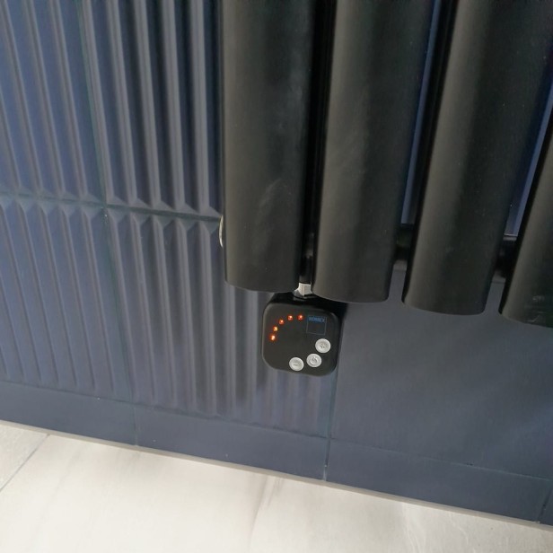 grzejnik Rene elektryczny grzałka Quattro S.jpg