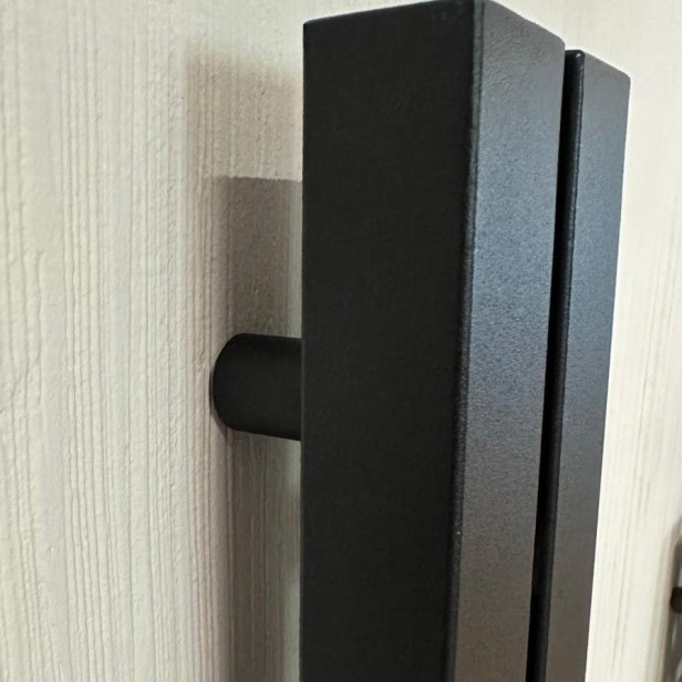 grzejnik Slim mocowanie.jpeg