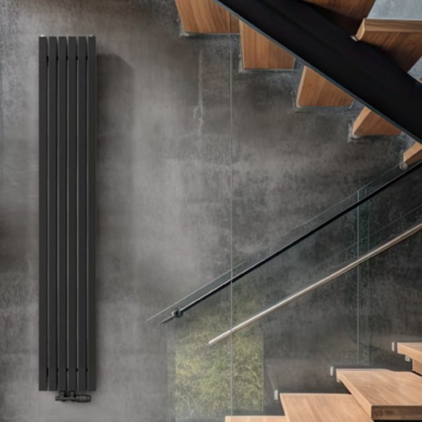 grzejnik Lux 180 x 29 ZDC czarny zdj.jpg