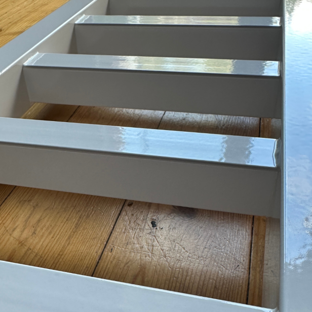 Grzejnik Inez biały detal 3.png