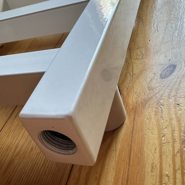 Grzejnik Inez biały detal.png