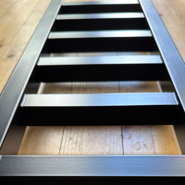 grzejnik Inez 77x25 czarny mat (6).jpg