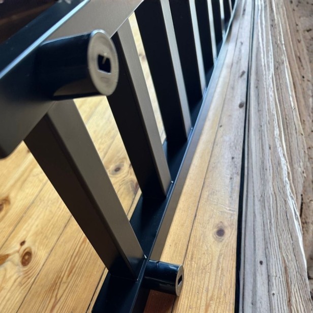 grzejnik Inez 77x25 czarny mat (8).jpg