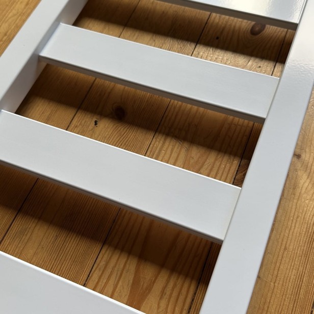 grzejnik Vivo 67 x 30 biały detal 1.JPEG