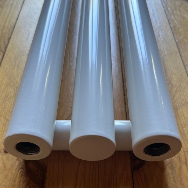 Grzejnik Rolo Hanger biały podłaczenie.jpg