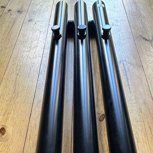 Grzejnik Rolo Hanger 15 czarny mat.jpg