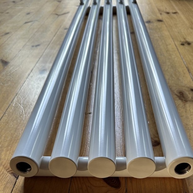 Grzejnik Rolo Hanger  120x26 podłączenie.jpg