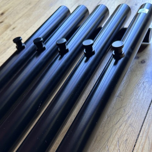 grzejnik Rolo Hanger 26 czarny mat 2.JPEG