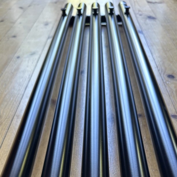 grzejnik Rolo Hanger 26 czarny mat.JPEG