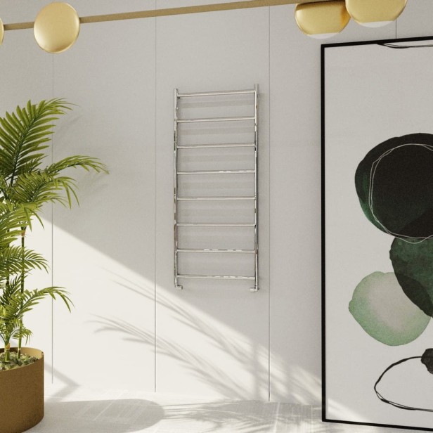 grzejnik Tioman chrom w łazinence.jpg