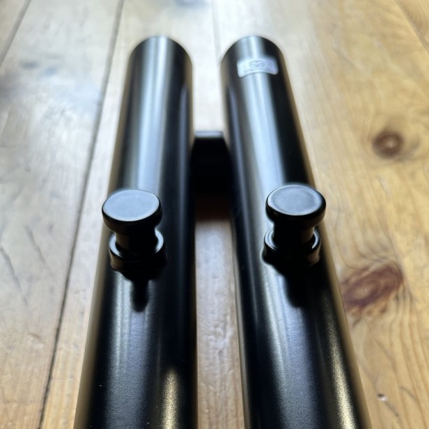 RH 120x10 czarny detal 2.JPEG