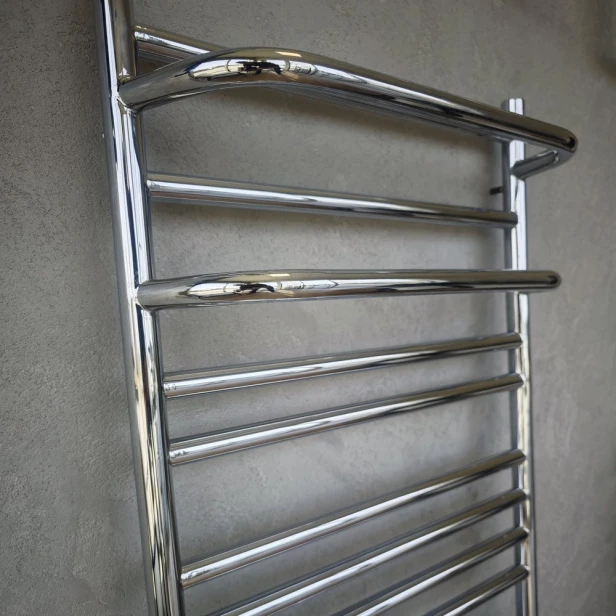 grzejnik Libra detal chrom.jpg