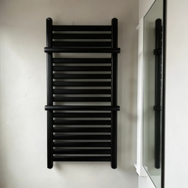 grzejnik Irma 95 x 43 czarny.jpg